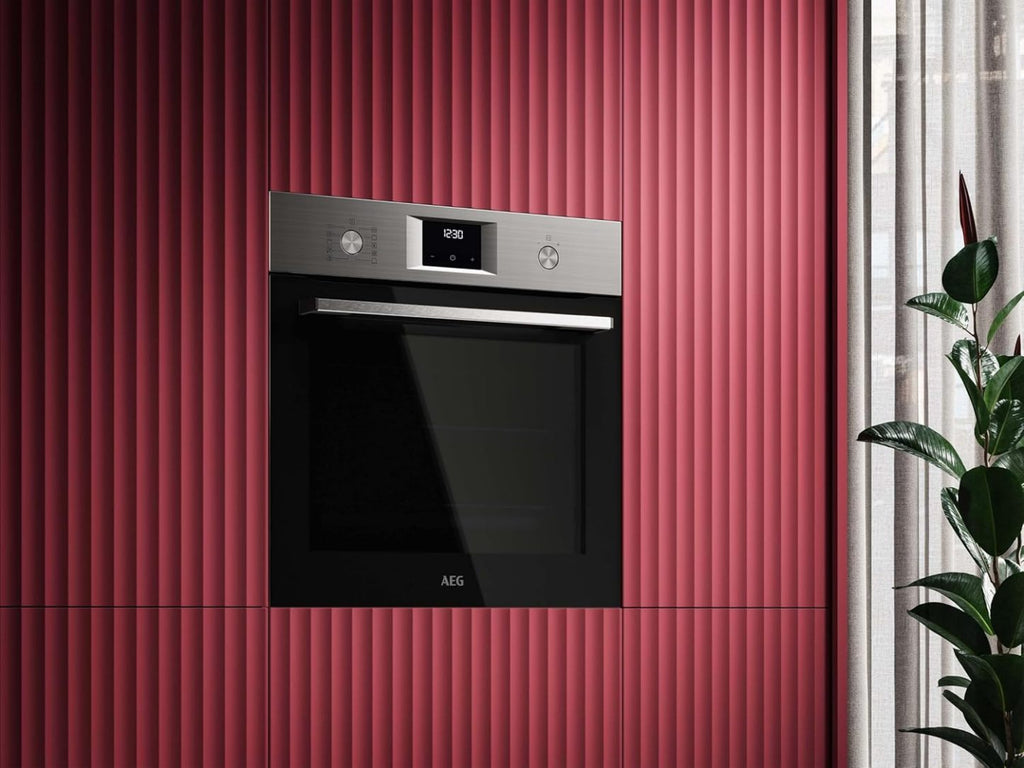 AEG Einbaubackofen – Serie 5 Ringheißluft: Gleichmäßige Garergebnisse auf 3 Ebenen – Pyrolyse Selbstreinigung – 25 Automatikprogramme – LED-Touchdisplay – Schnellaufheizung – Schwarz – BPE53516AB