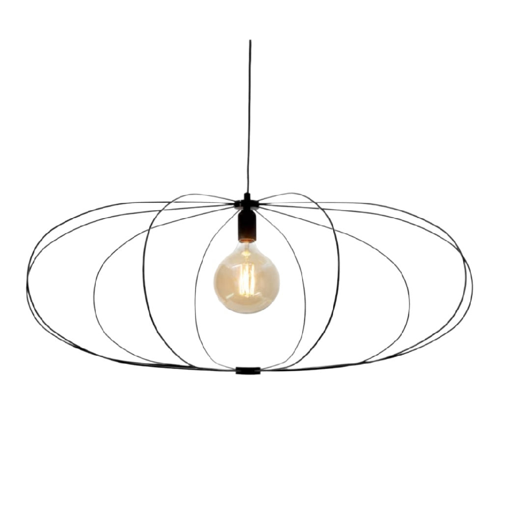Suspension contemporaine en métal noir avec un design en filigrane et ampoule exposée.