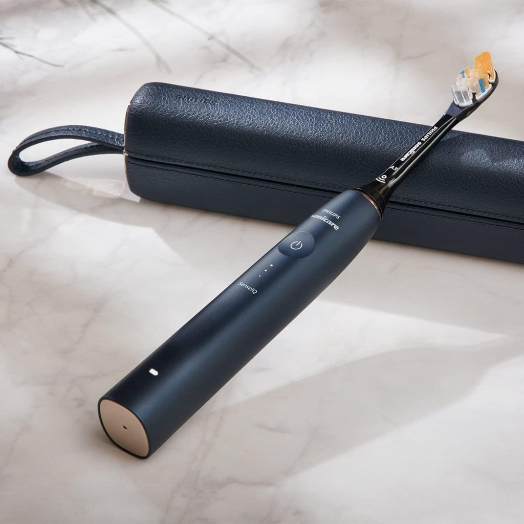 Philips Sonicare DiamondClean Prestige 9900 – Elektrische Zahnbürste mit SenseIQ, A3 Premium-All-in-One-Bürstenkopf und Ladeetui in Mitternachtsblau (Modell HX9992/12)
