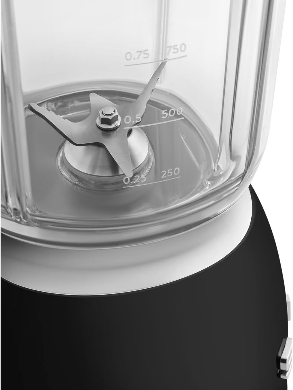 Smeg, BLF03PKEU, 1,5 l Standmixer, 4 -Geschwindigkeitsstufen, 4 Automikprogramme, Abnehmbare Doppelklinge, Deckelöffnung transparent mit Dosierkappe, rutschfest, 800W, Rose